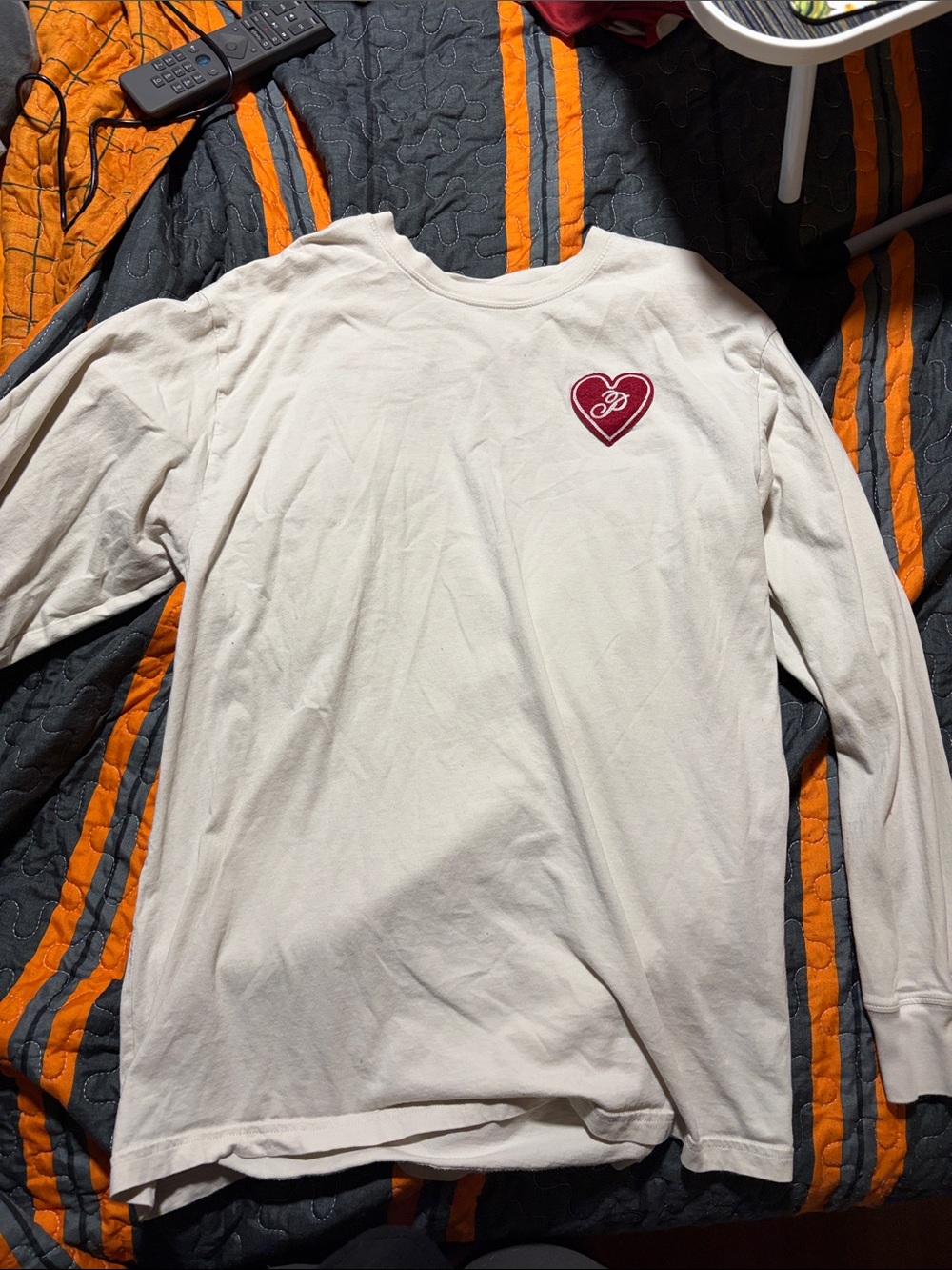 Classic White Long-Sleeve Shirt with Red Heart Patch Victoria’ secret